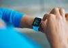 smartwatch bij een vrouw
